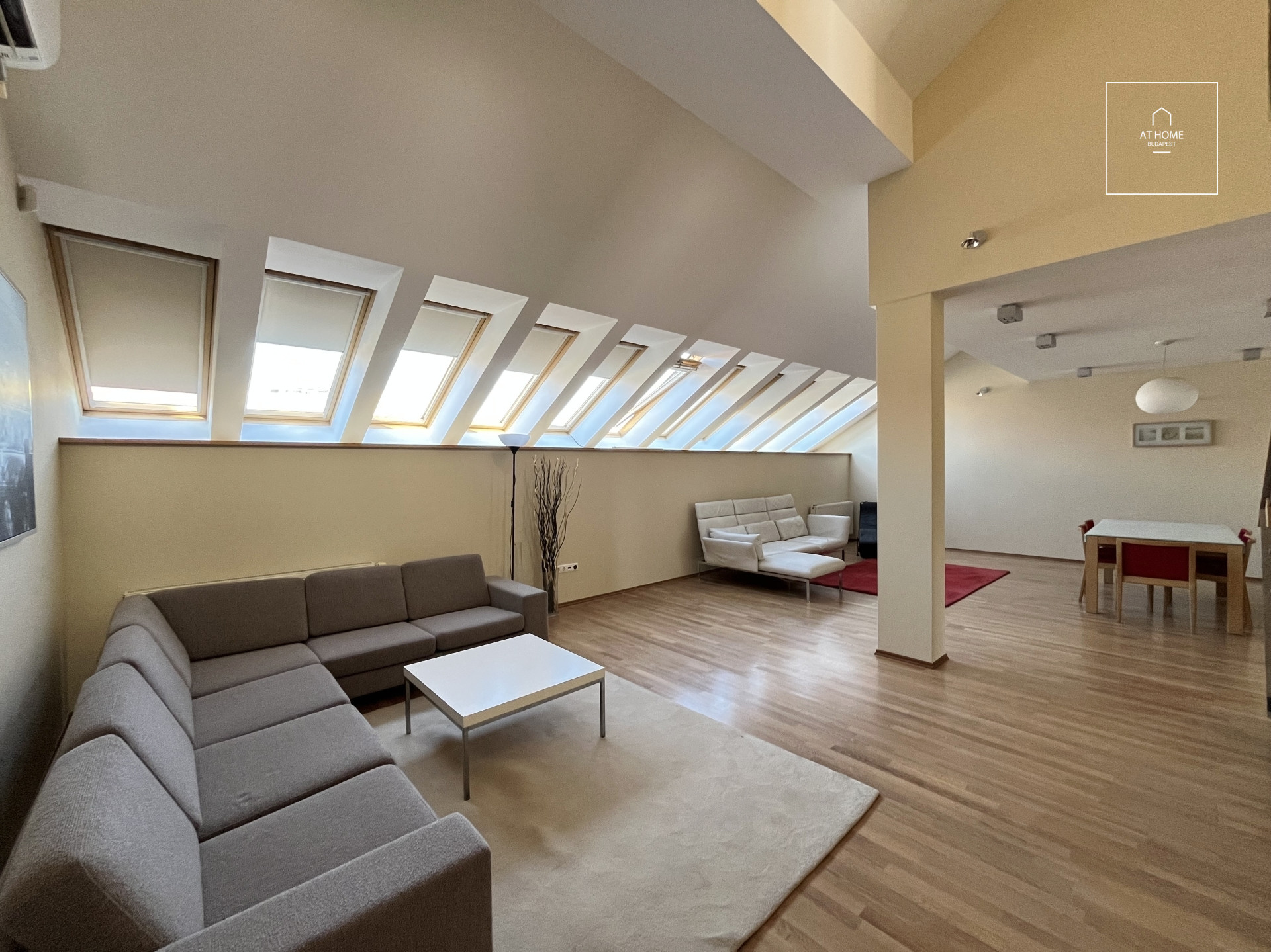 Two-story renovated apartment for rent in Budapest, District VI, Terézváros