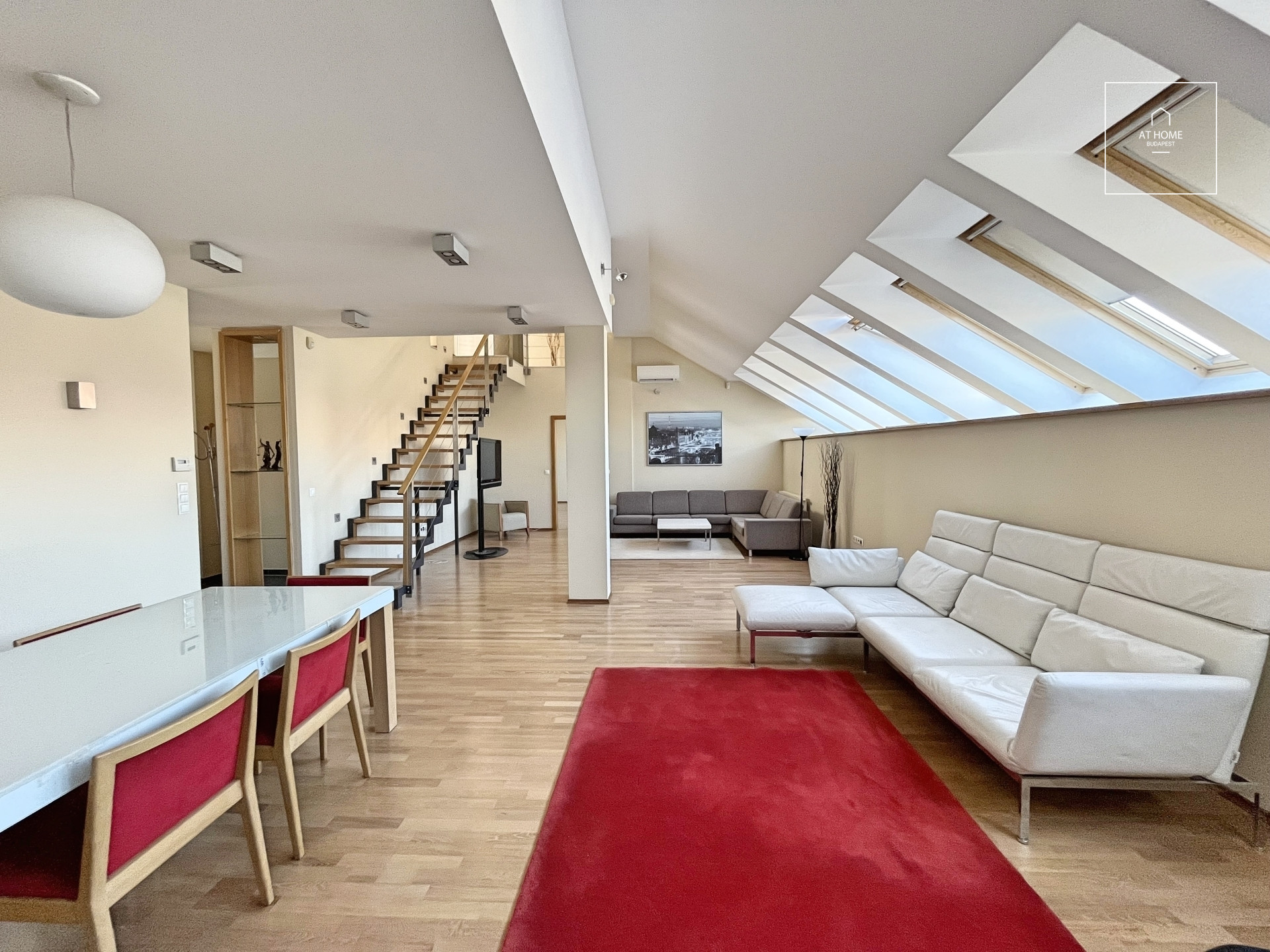 Two-story renovated apartment for rent in Budapest, District VI, Terézváros