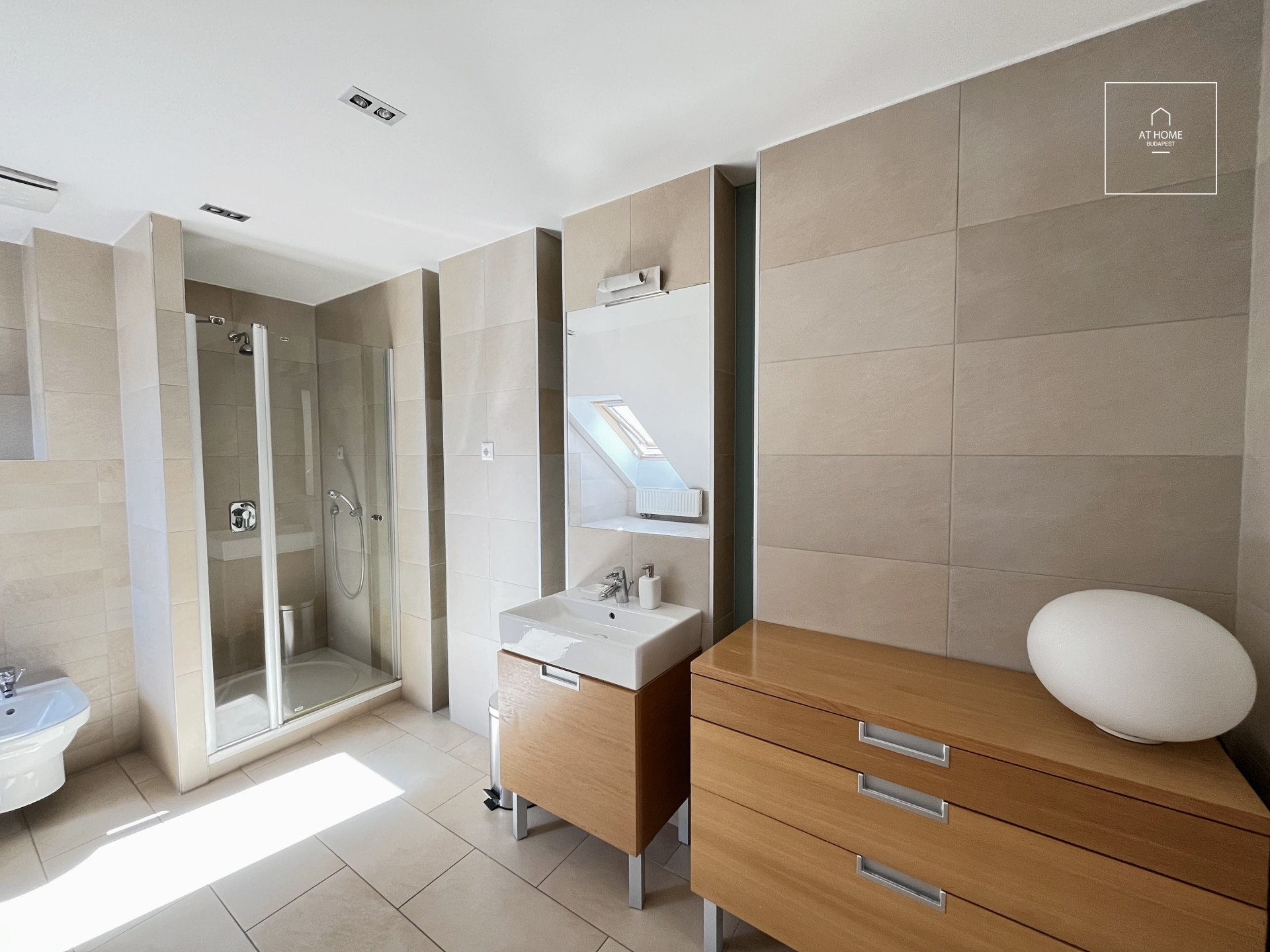 Two-story renovated apartment for rent in Budapest, District VI, Terézváros