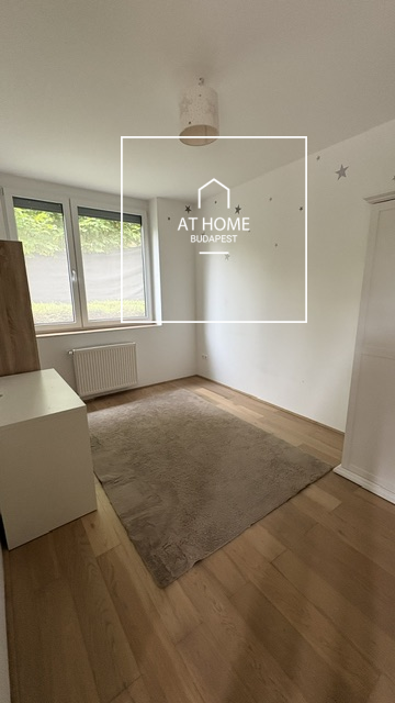 Three-bedroom Apartment with Terrace and Garden Access for Rent in Széphalom, District II
