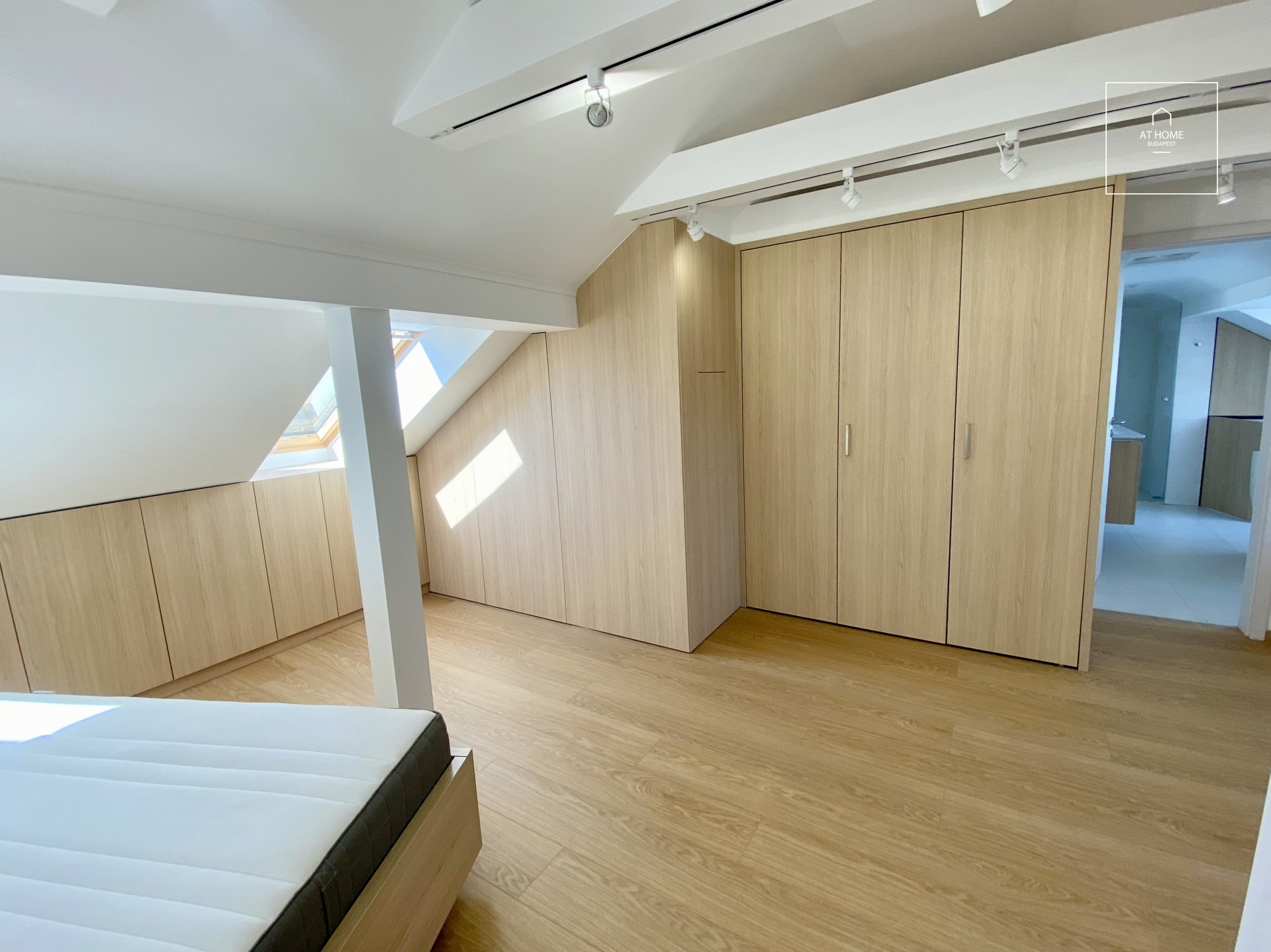 Newly-built Penthouse Apartment for Rent in Városmajor, District XII