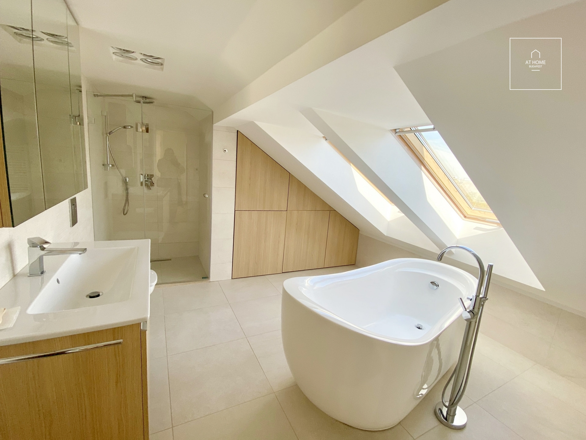Newly-built Penthouse Apartment for Rent in Városmajor, District XII