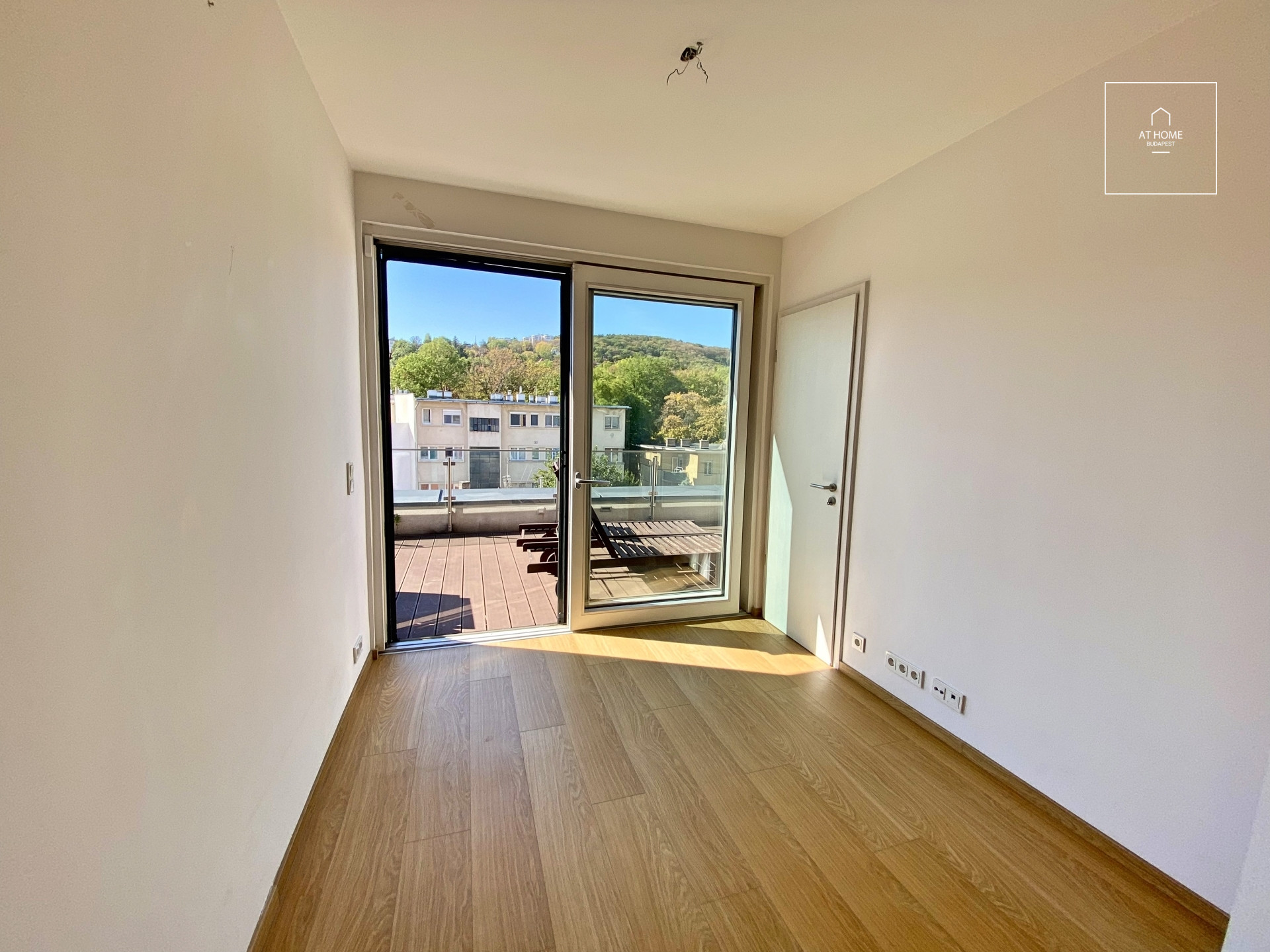 Newly-built Penthouse Apartment for Rent in Városmajor, District XII