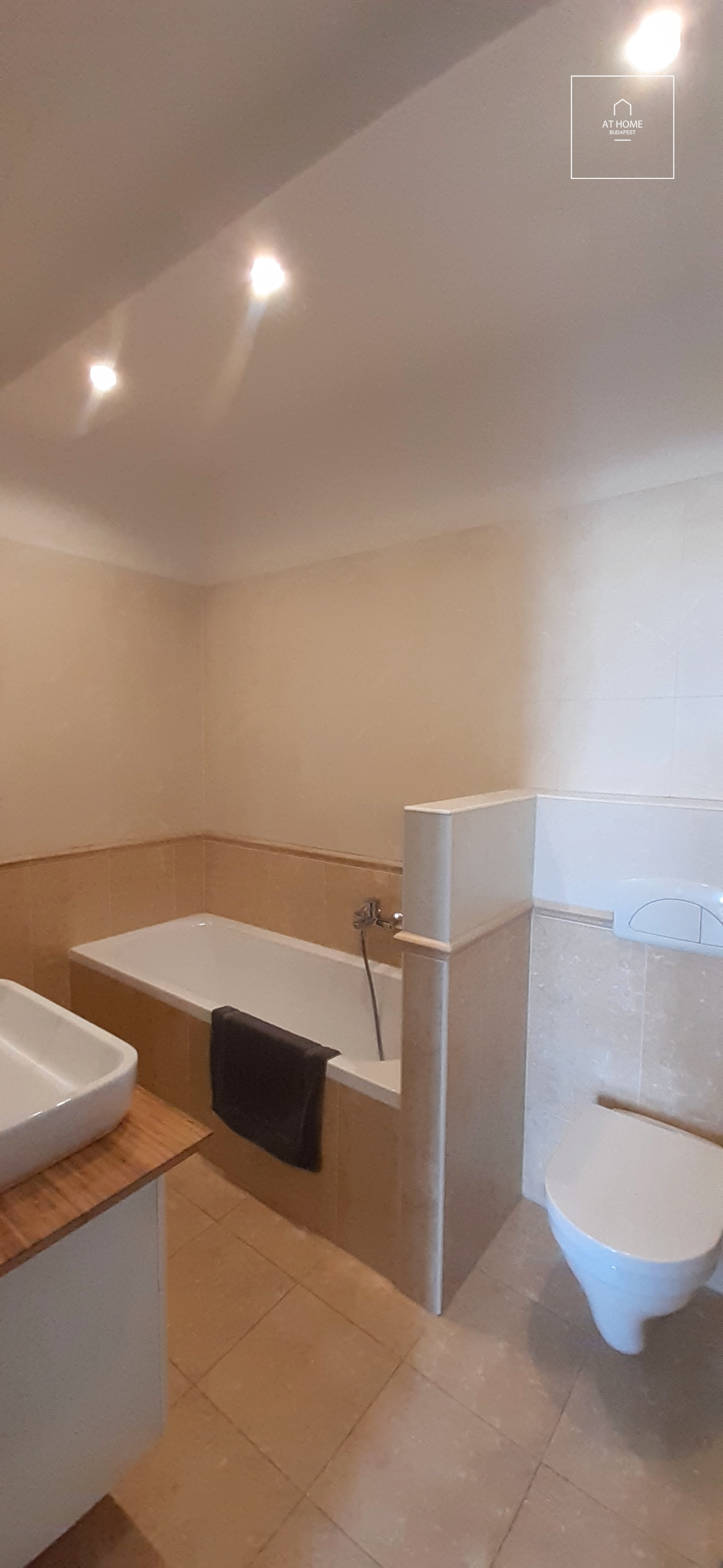 Penthouse Apartment with Panorama for Rent in Remetehegy, District III