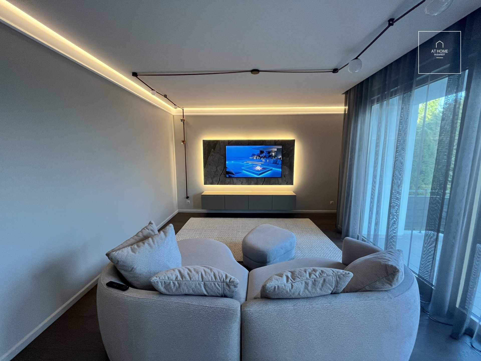 Newly-built Luxury Apartment for Rent in District XII
