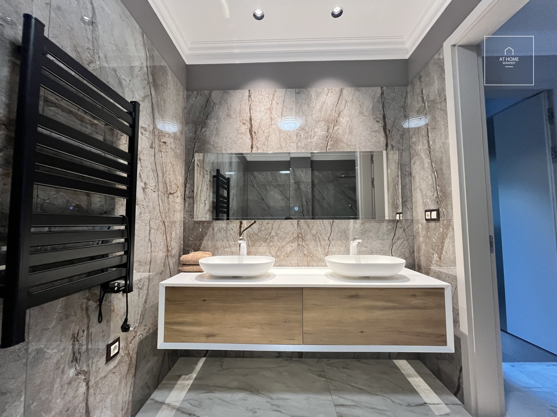 Newly-built Luxury Apartment for Rent in District XII