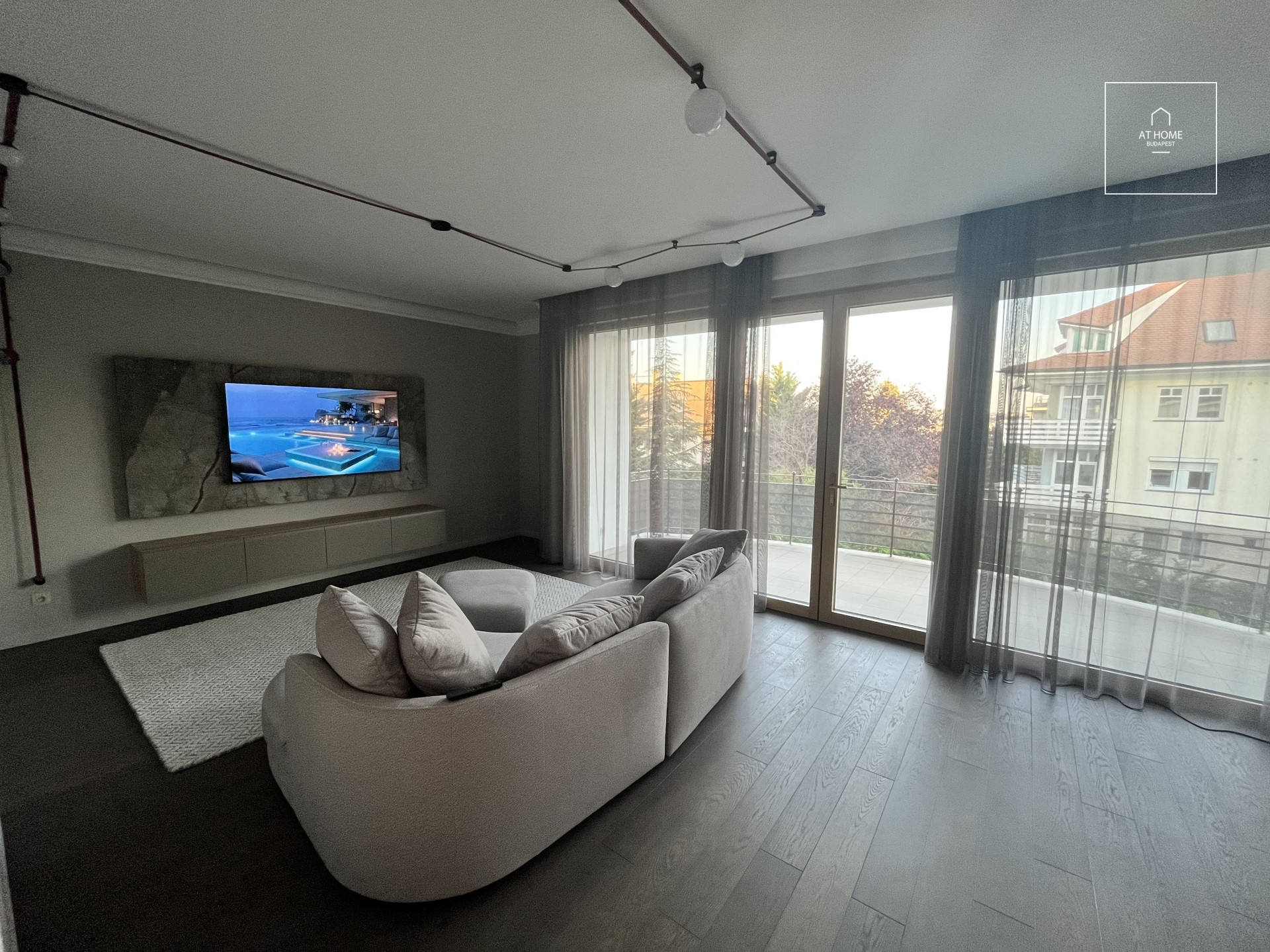 Newly-built Luxury Apartment for Rent in District XII
