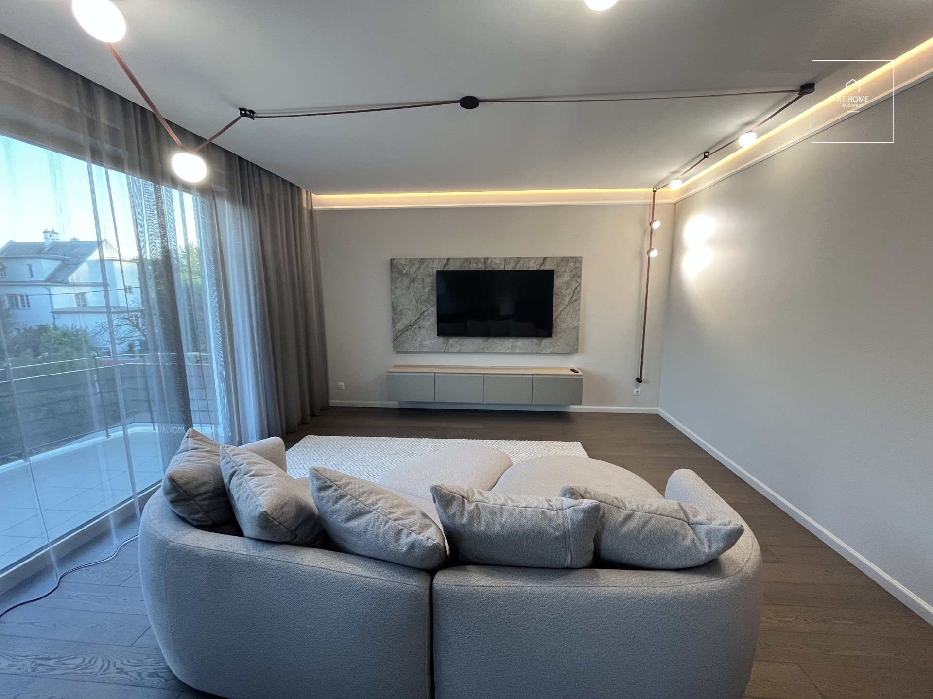 Newly-built Luxury Apartment for Rent in District XII