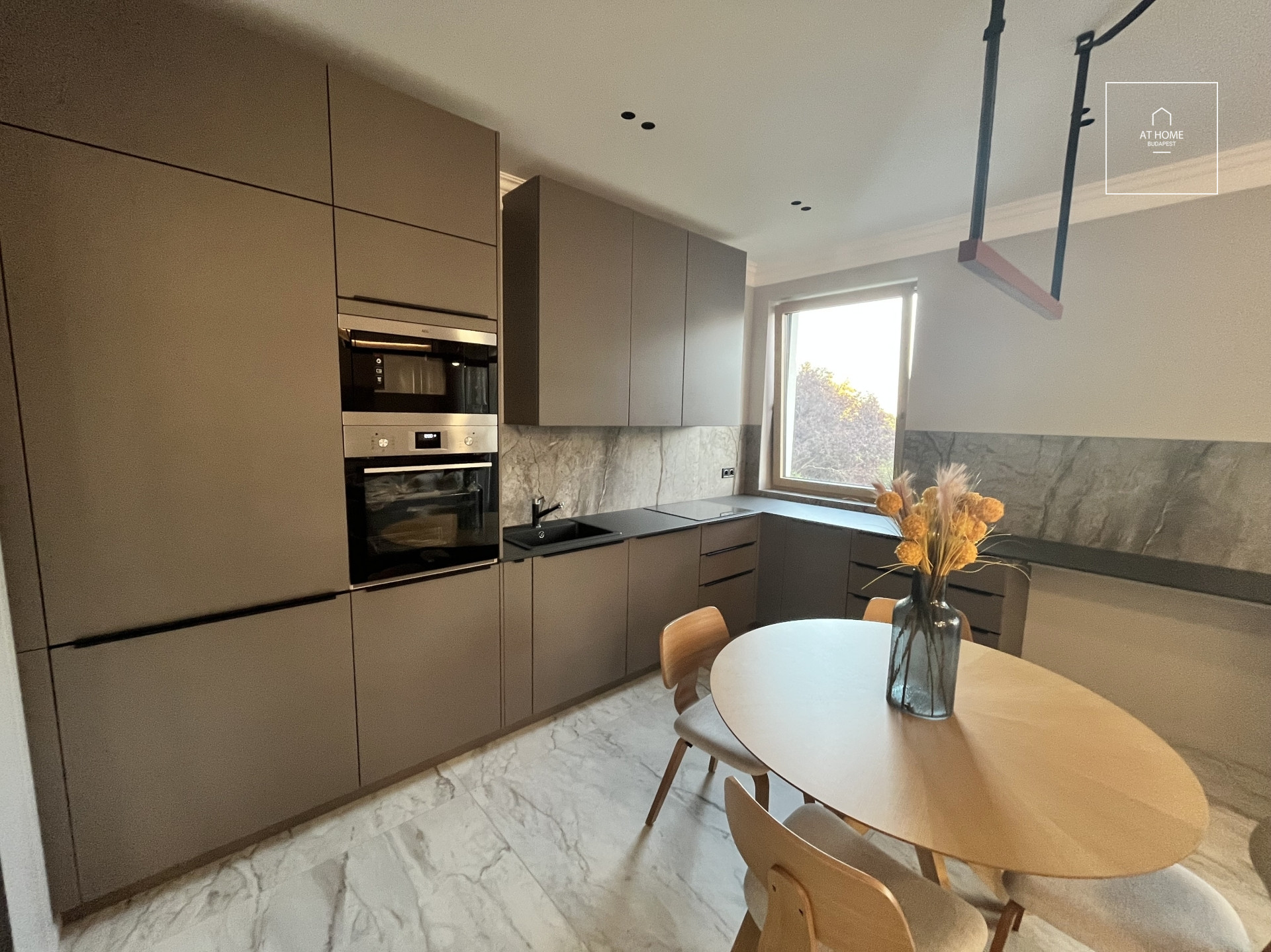 Newly-built Luxury Apartment for Rent in District XII