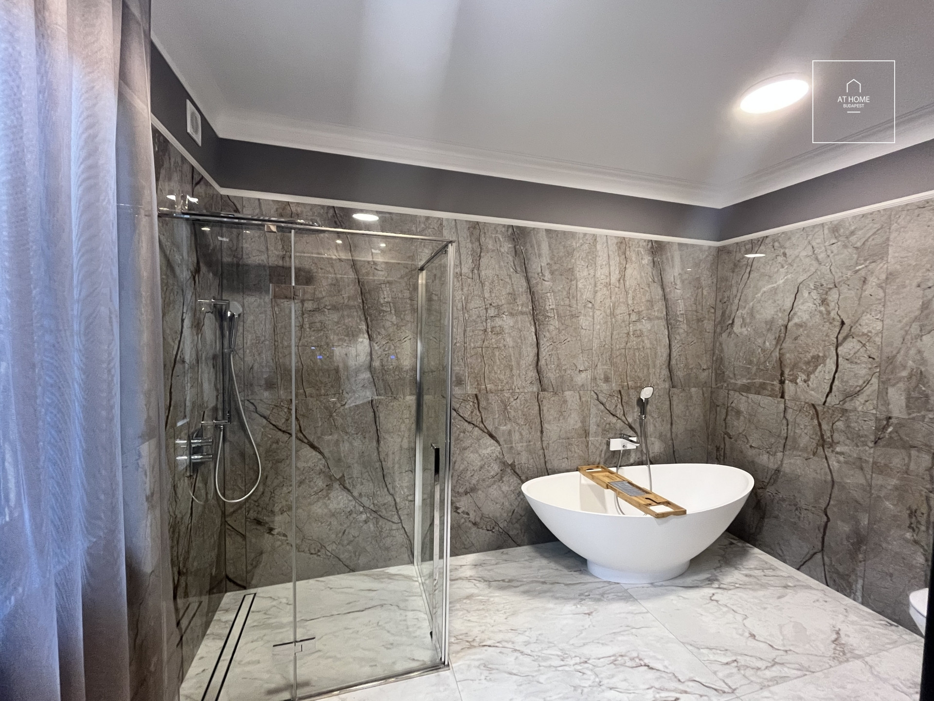 Newly-built Luxury Apartment for Rent in District XII