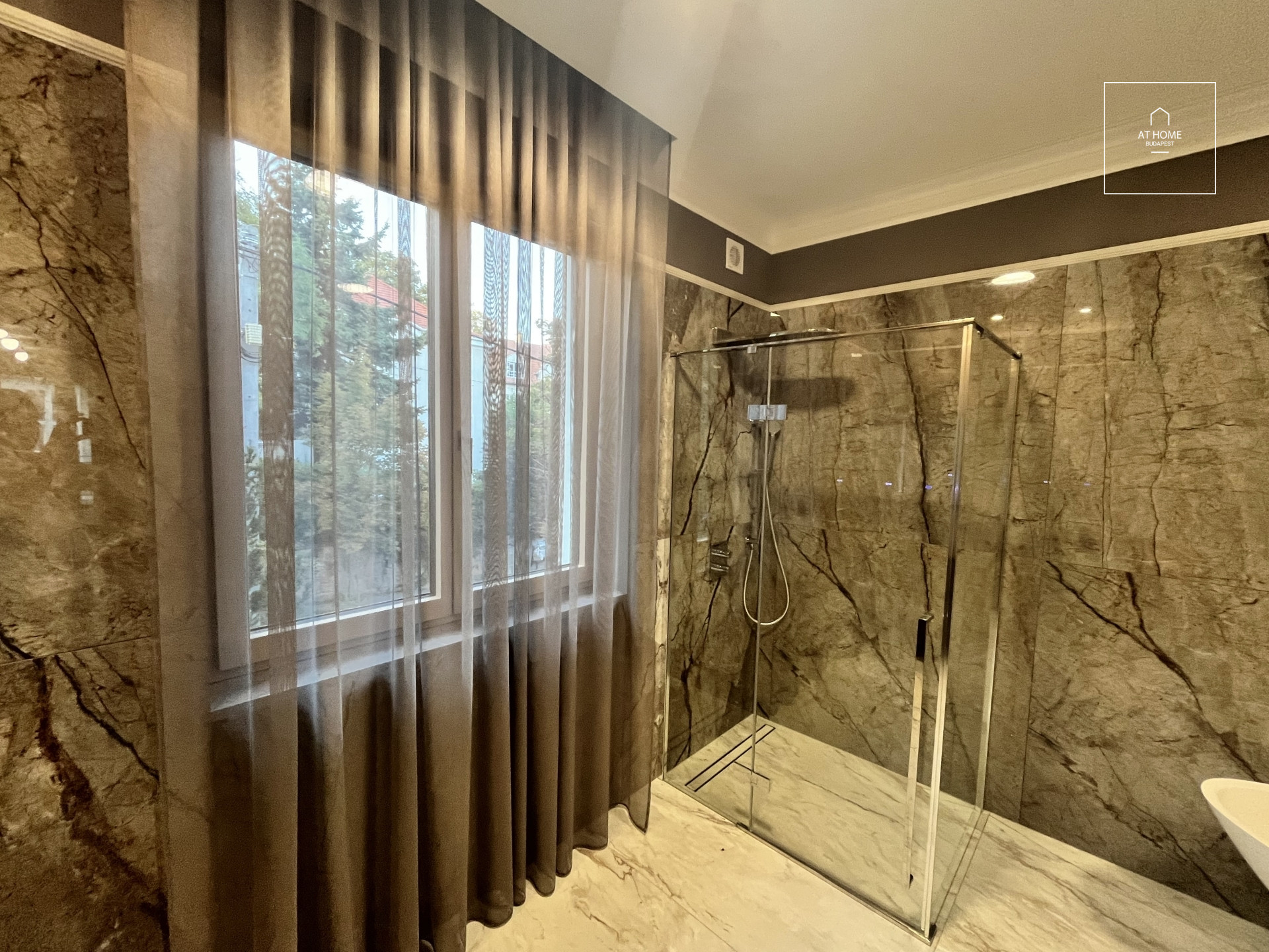 Newly-built Luxury Apartment for Rent in District XII