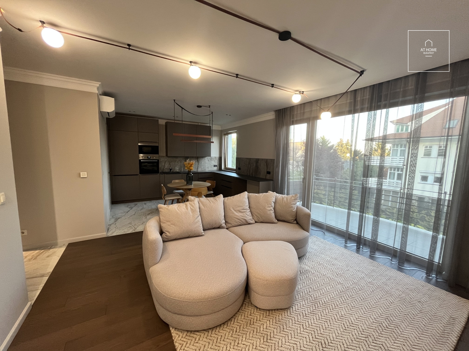 Newly-built Luxury Apartment for Rent in District XII
