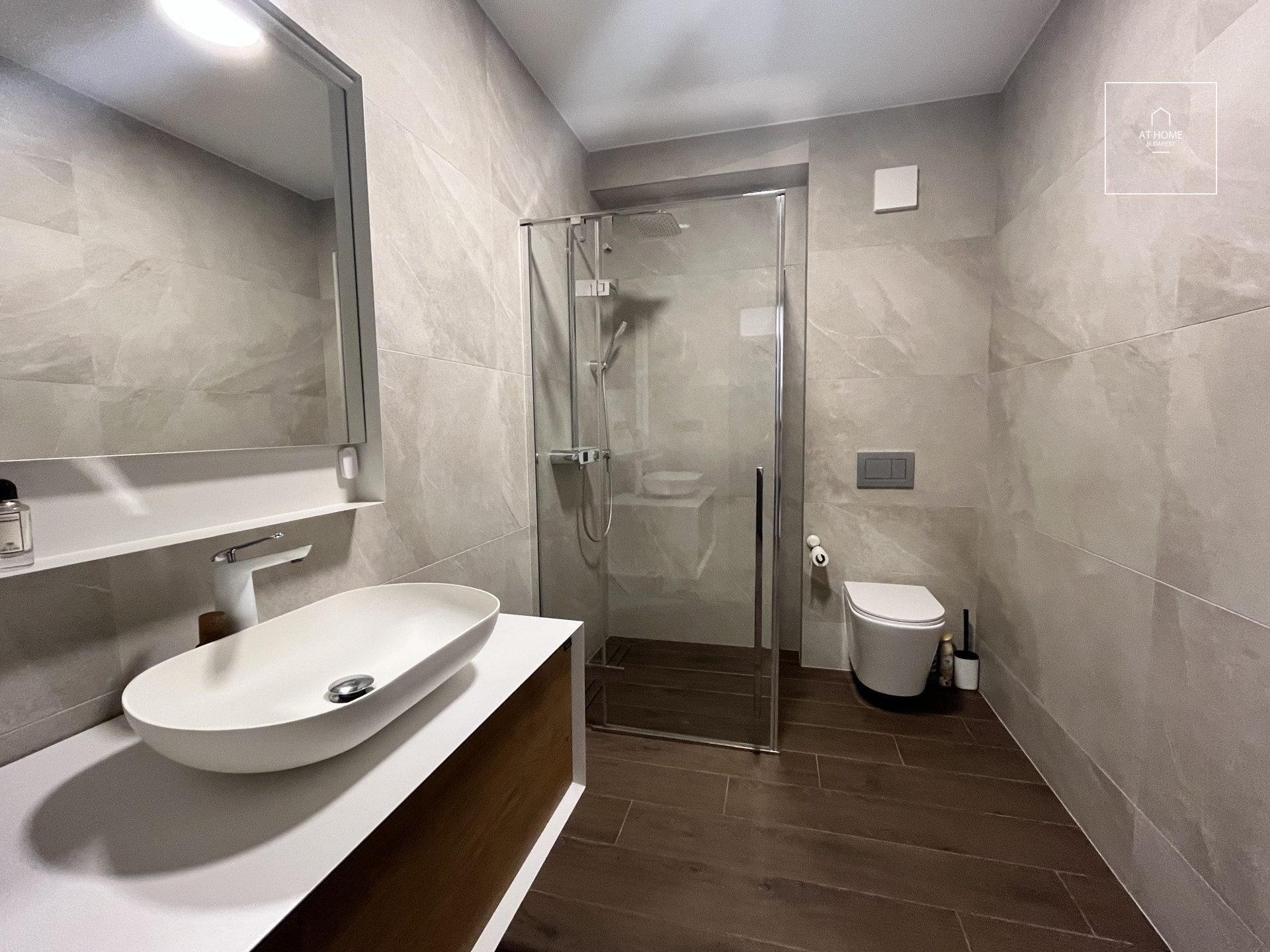Newly-built Luxury Apartment for Rent in District XII