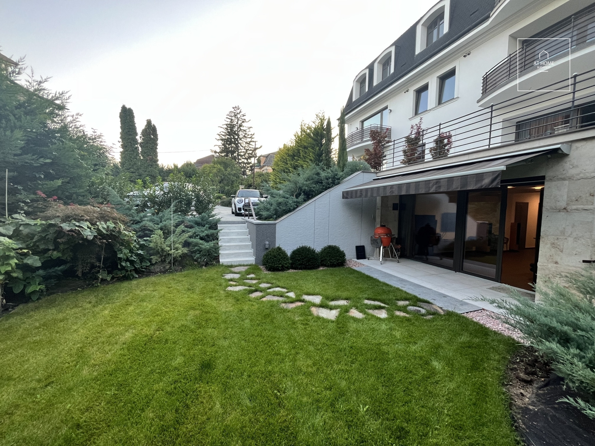 Newly-built Luxury Apartment for Rent in District XII