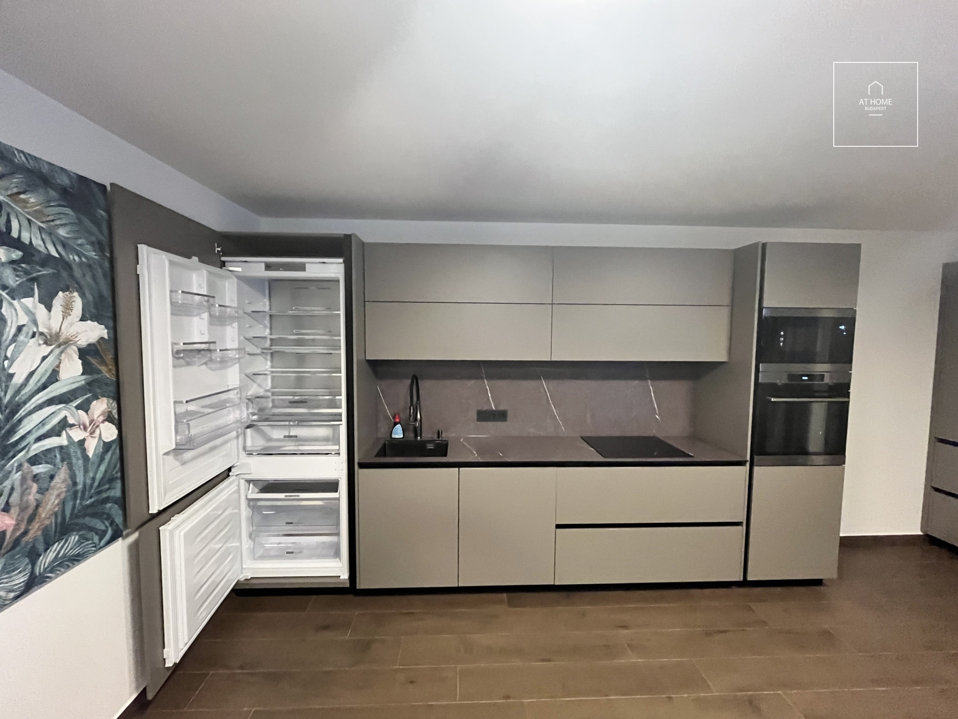 Newly-built Luxury Apartment for Rent in District XII