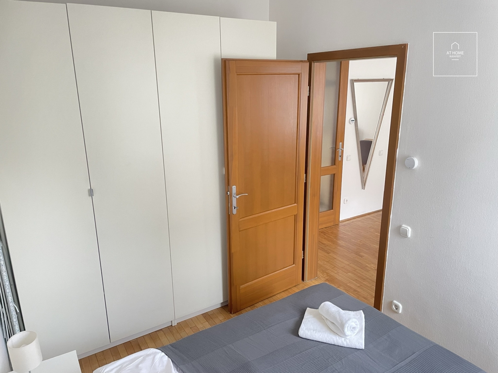 Modern studio apartment for sale, in District VII, in the vibrant heart of downtown
