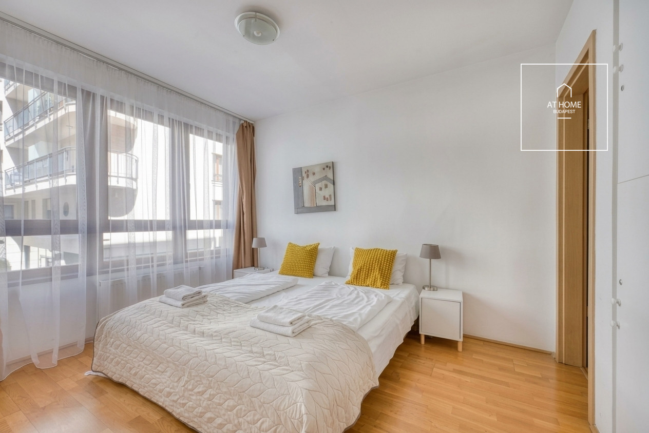 Modern lakás eladó a VII. kerületben, a pezsgő Belvárosban