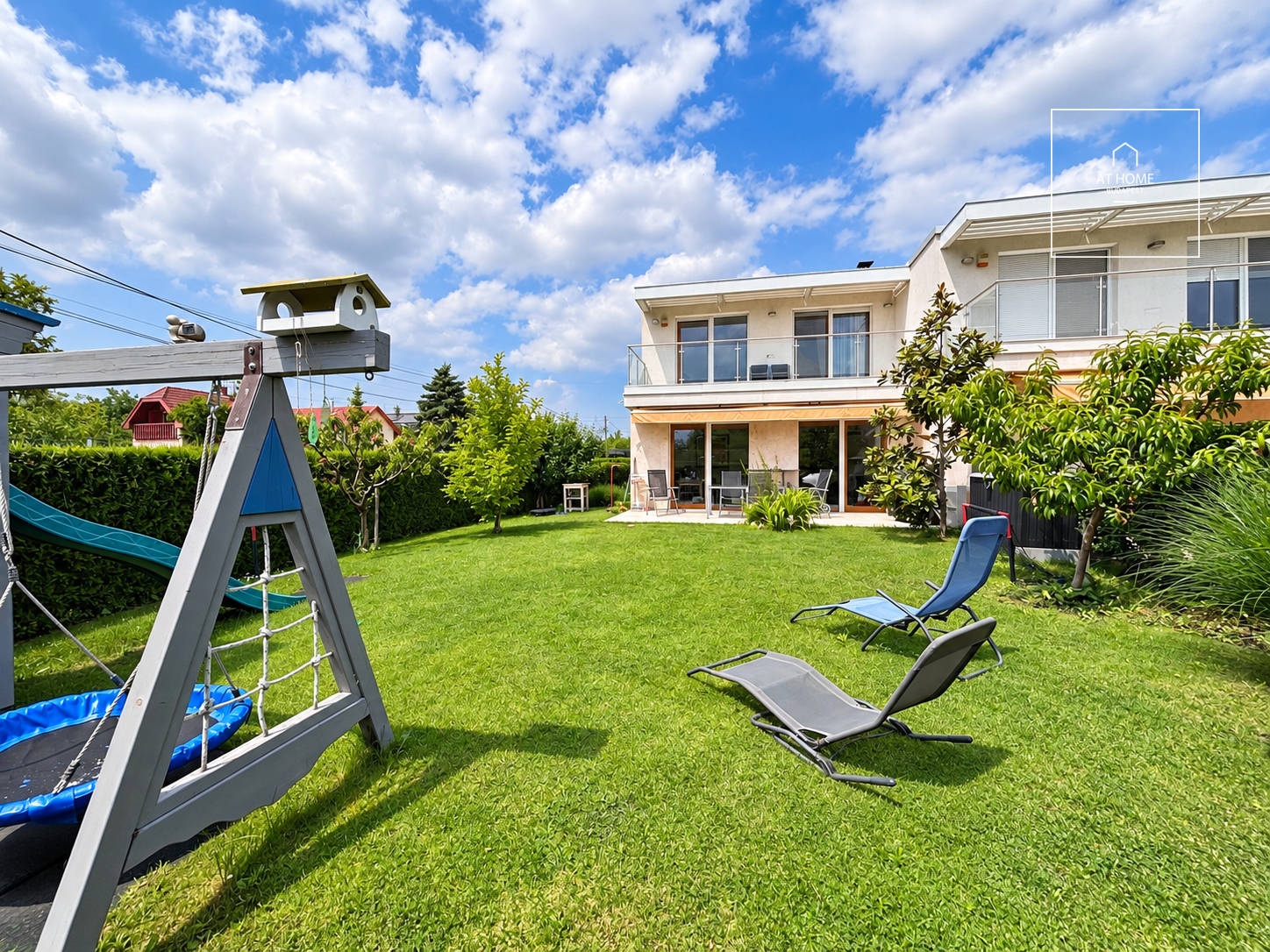 Modern Family Home with Private Garden in District III