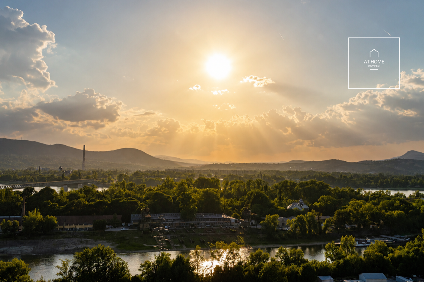 Apartment with Panoramic Views of the Buda Hills near Marina-part for sale, Budapest District IV