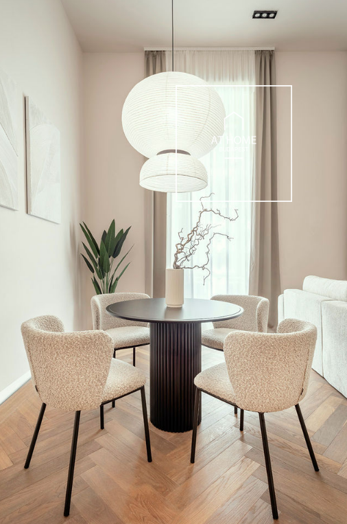 Renovated 68 sqm, 2-bedroom downtown apartment near the Basilica