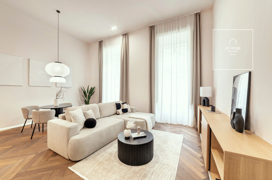 Renovated 68 sqm, 2-bedroom downtown apartment near the Basilica