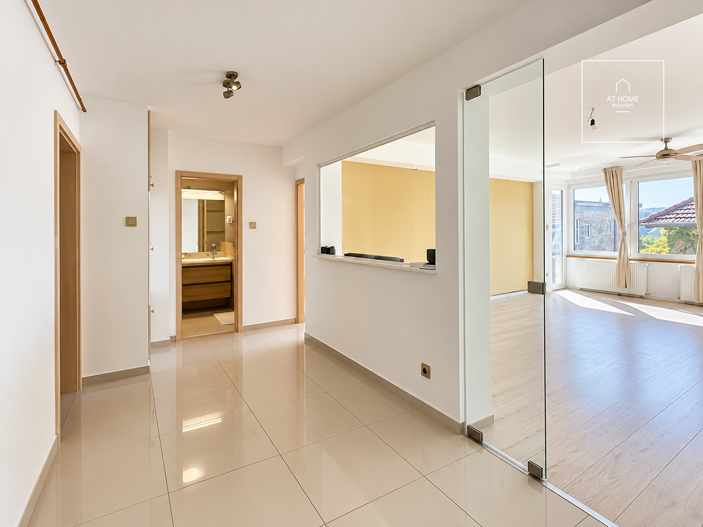 Elegant, sun-filled apartment in the sought-after Krisztinaváros area of Buda