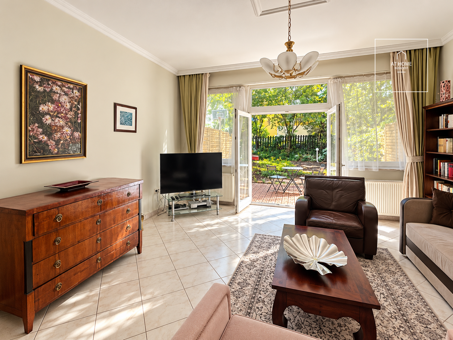 Spacious Family Townhouse for Sale in a Peaceful Setting in Intenhegy, District XII