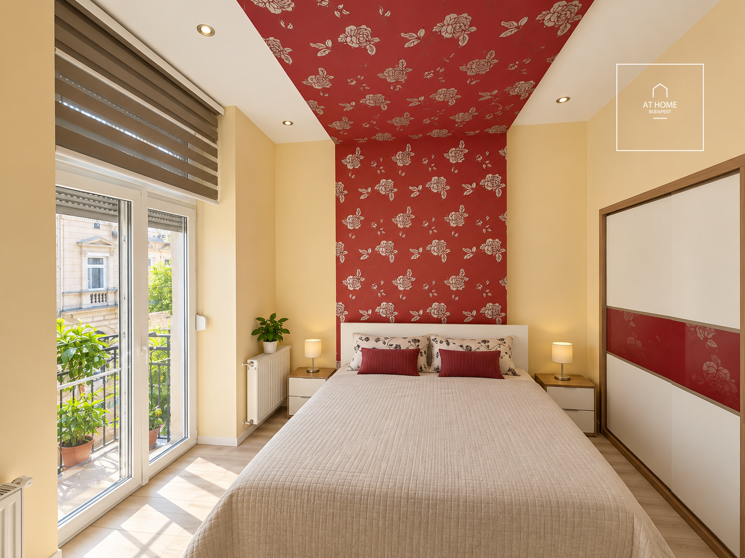 ELEGANT 2-BEDROOM APARTMENT WITH A BALCONY IN BUDAPEST\'S DISTRICT VII
