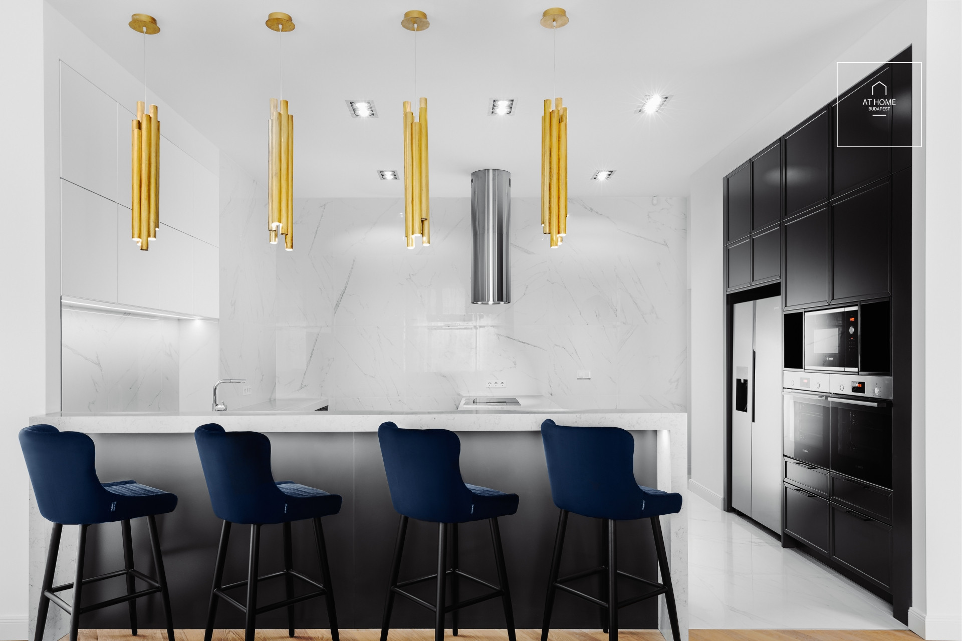 Luxury 3-bedroom apartment with view to the Danube for rent in downtown Budapest
