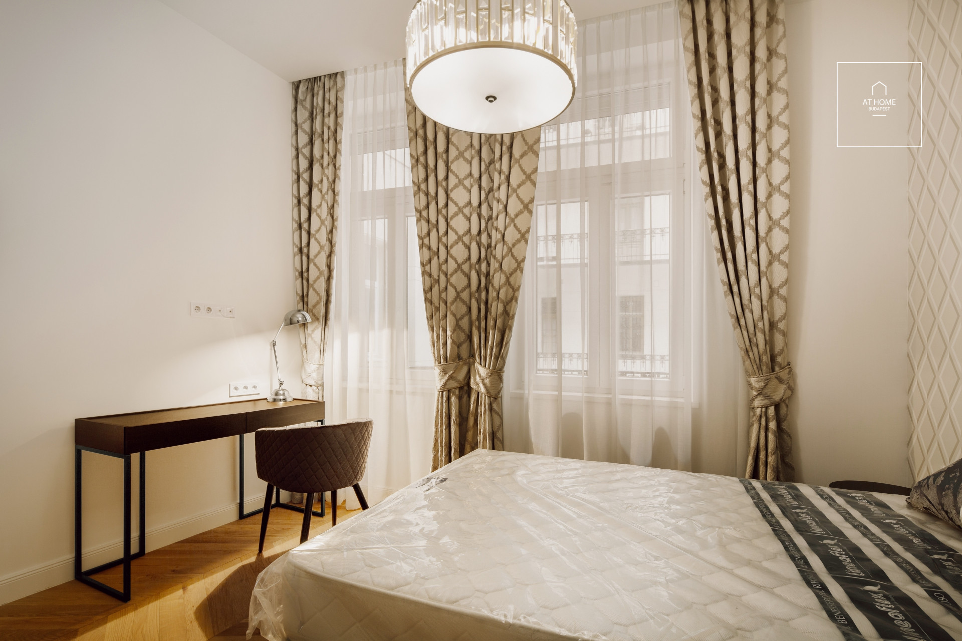 Luxury 3-bedroom apartment with view to the Danube for rent in downtown Budapest