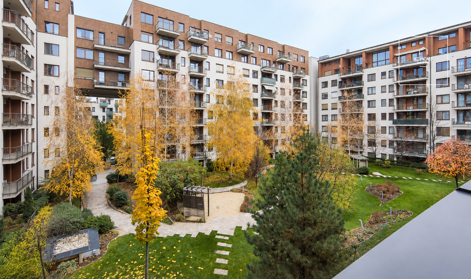 Luxury apartment with private garden in district VIII.