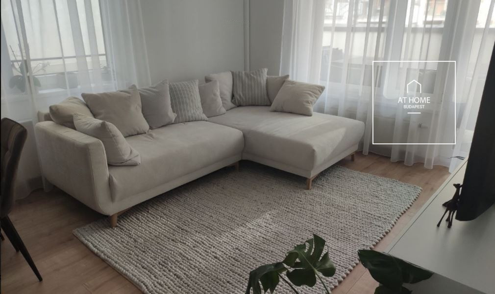 Luxury apartment with private garden in district VIII.