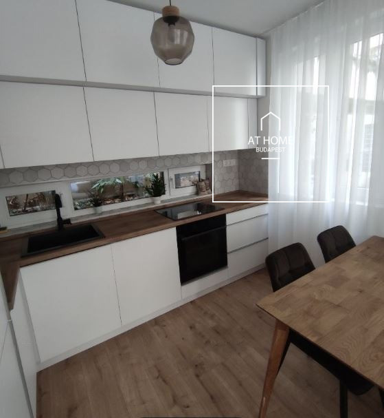 Privát kertes  luxuslakás a VIII. kerületben