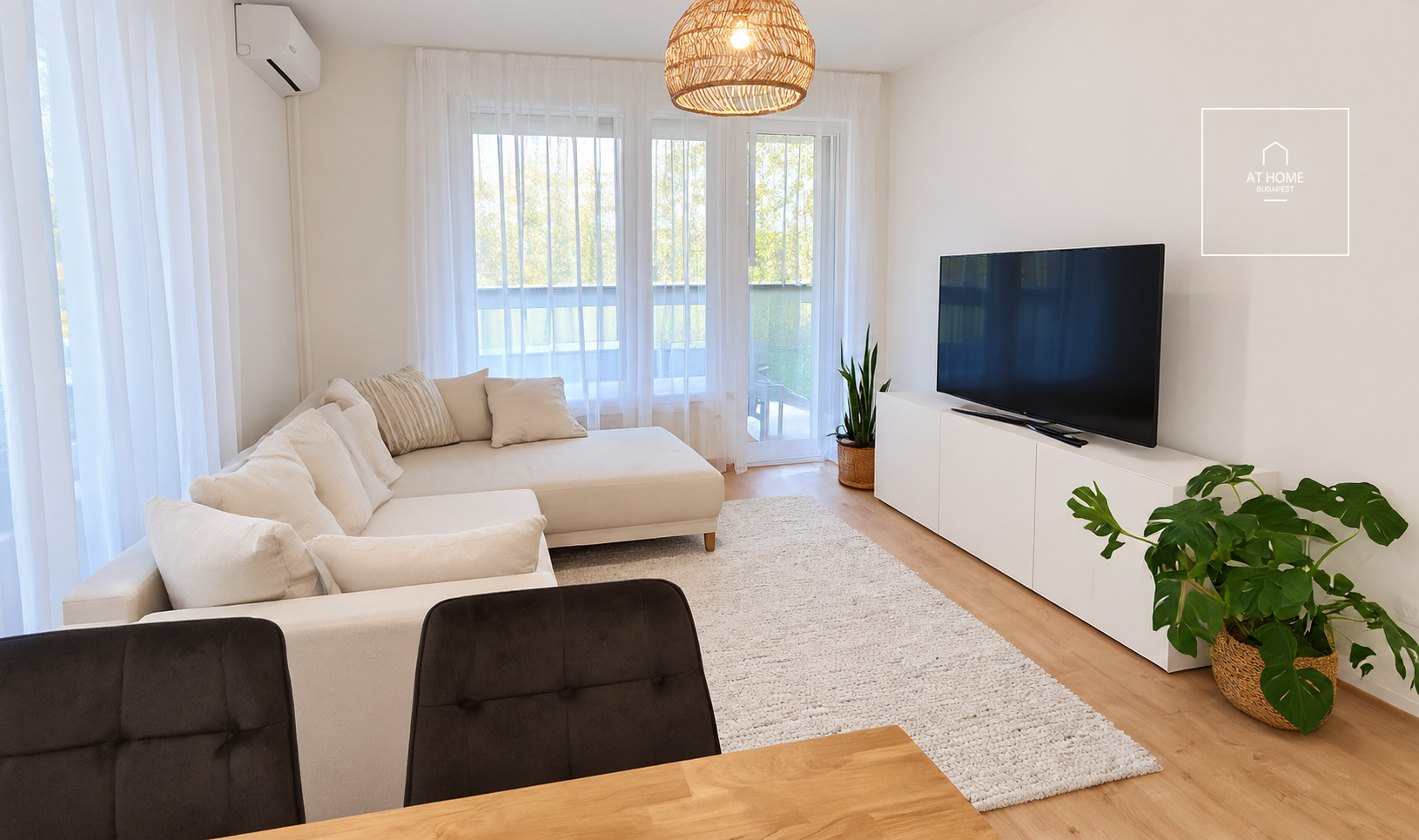 Luxury apartment with private garden in district VIII.
