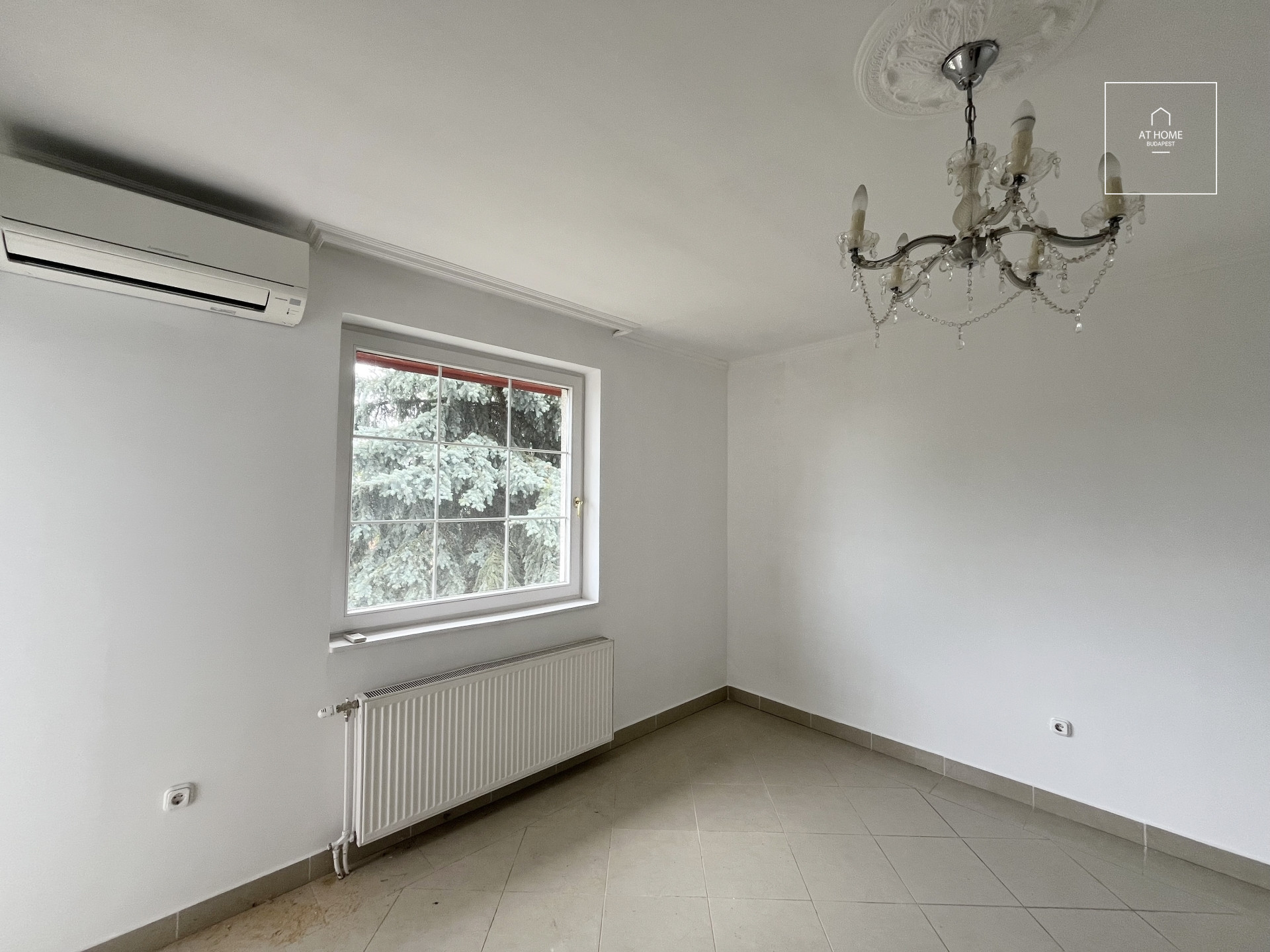 Panoramic Semi-Detached Villa in Testvérhegy – Spacious Interiors and a Peaceful Green Environment, Budapest, 3rd district