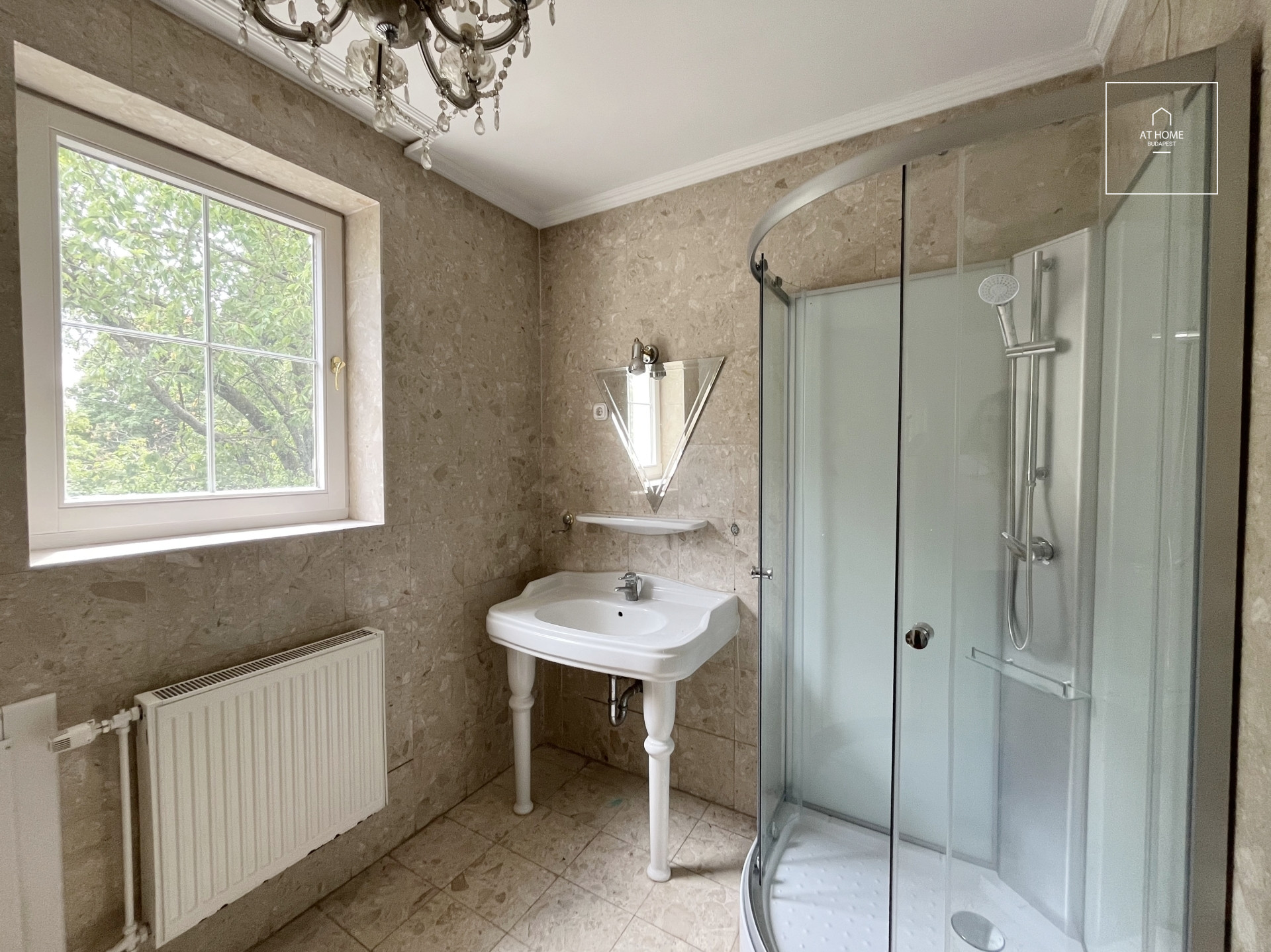Panoramic Semi-Detached Villa in Testvérhegy – Spacious Interiors and a Peaceful Green Environment, Budapest, 3rd district