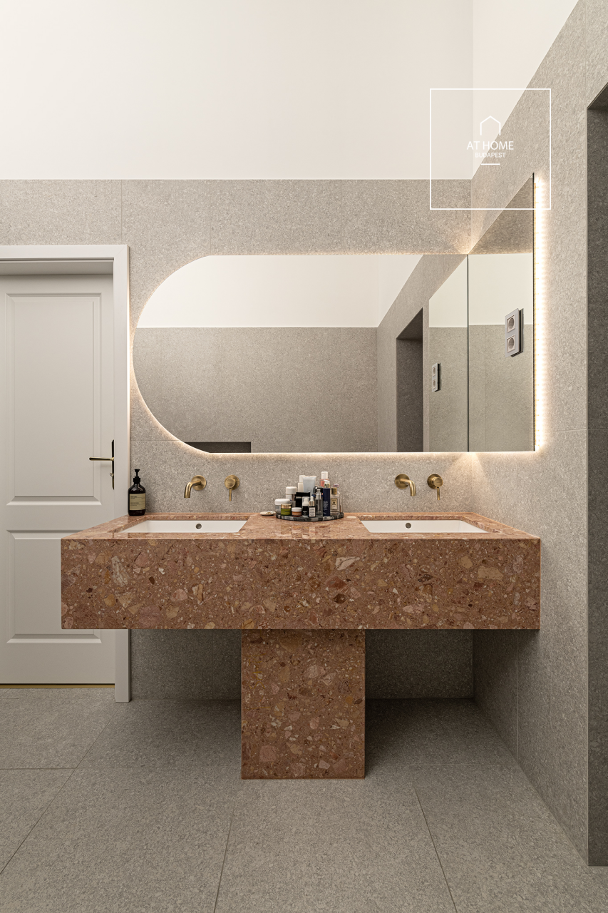 Exclusive Luxury Design 110 m² Apartment in the Castle District