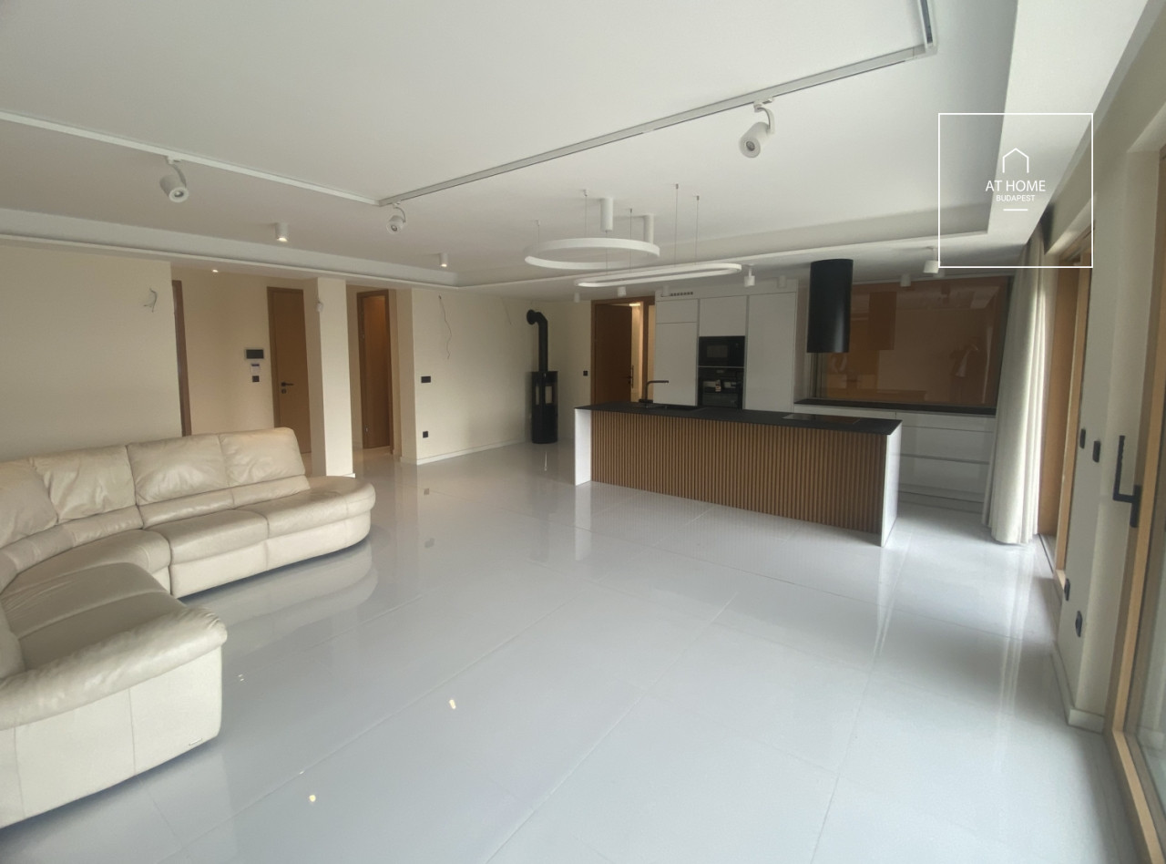 Newly built 3-bedroom ground-floor apartment with garden access in District XII, Istenhegy