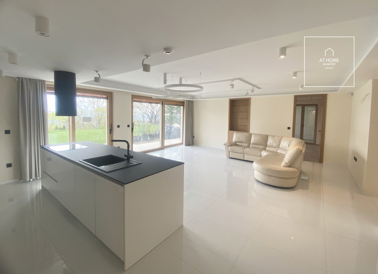 Newly built 3-bedroom ground-floor apartment with garden access in District XII, Istenhegy