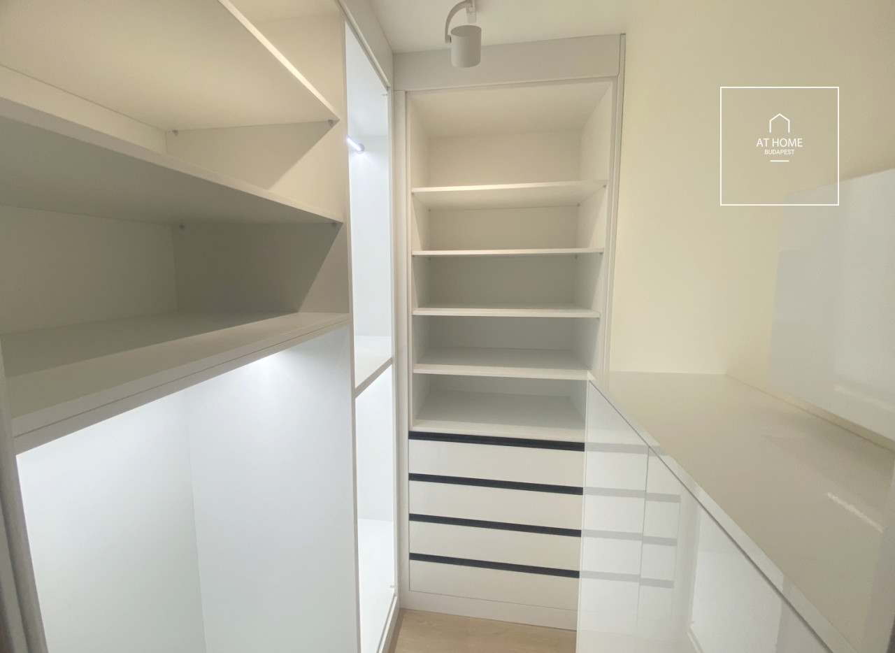 Newly built 3-bedroom ground-floor apartment with garden access in District XII, Istenhegy