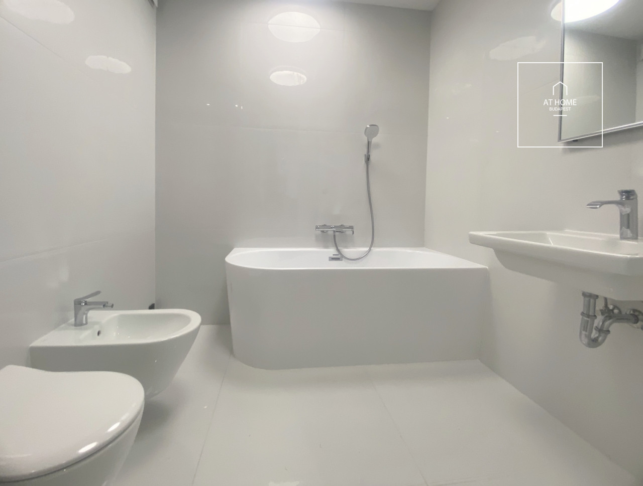 Newly built 3-bedroom ground-floor apartment with garden access in District XII, Istenhegy