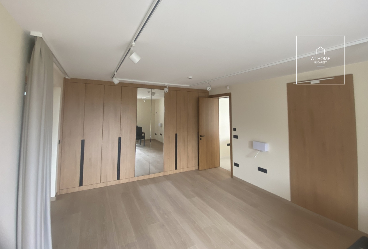 Newly built 3-bedroom ground-floor apartment with garden access in District XII, Istenhegy