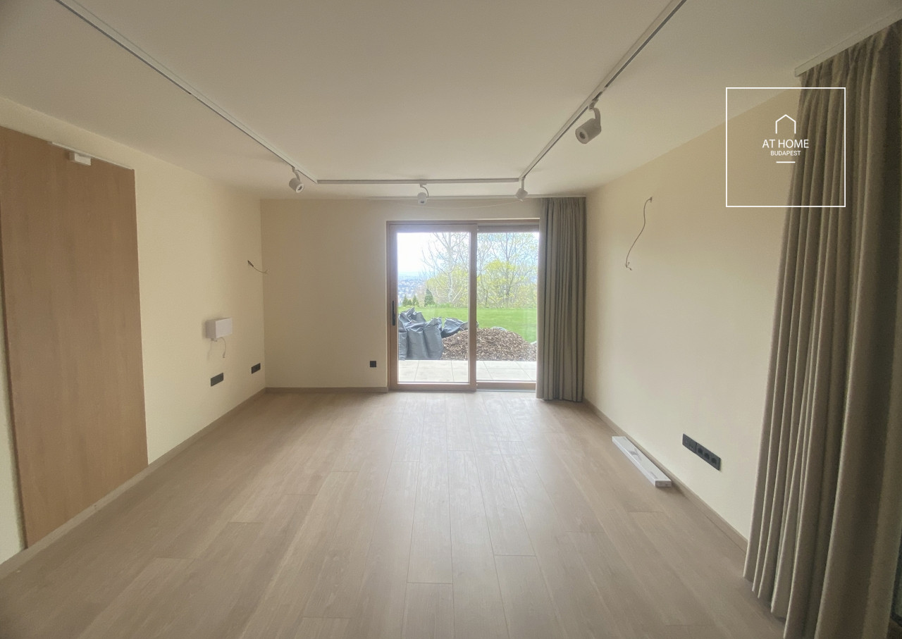 Newly built 3-bedroom ground-floor apartment with garden access in District XII, Istenhegy