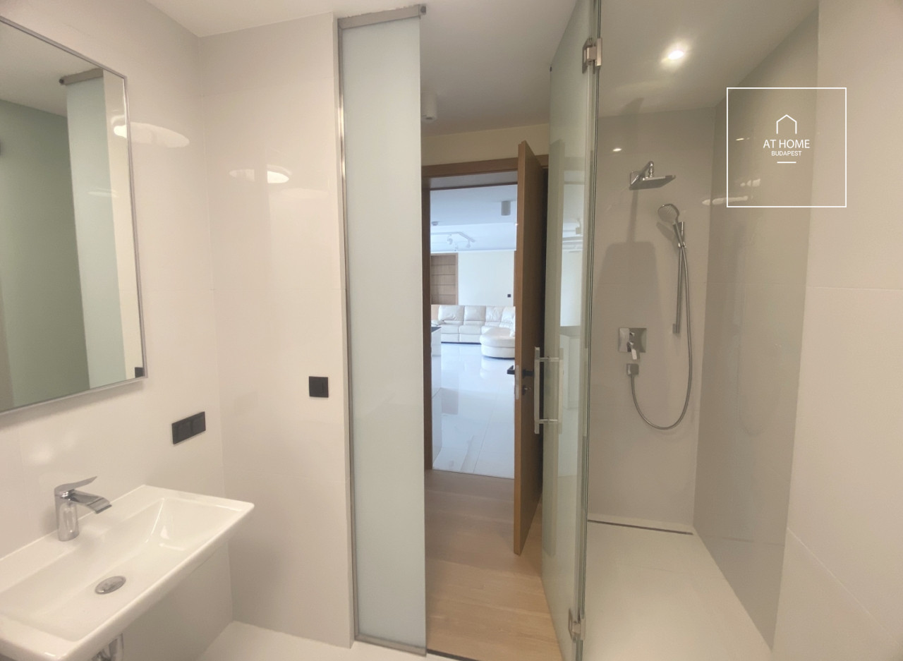 Newly built 3-bedroom ground-floor apartment with garden access in District XII, Istenhegy