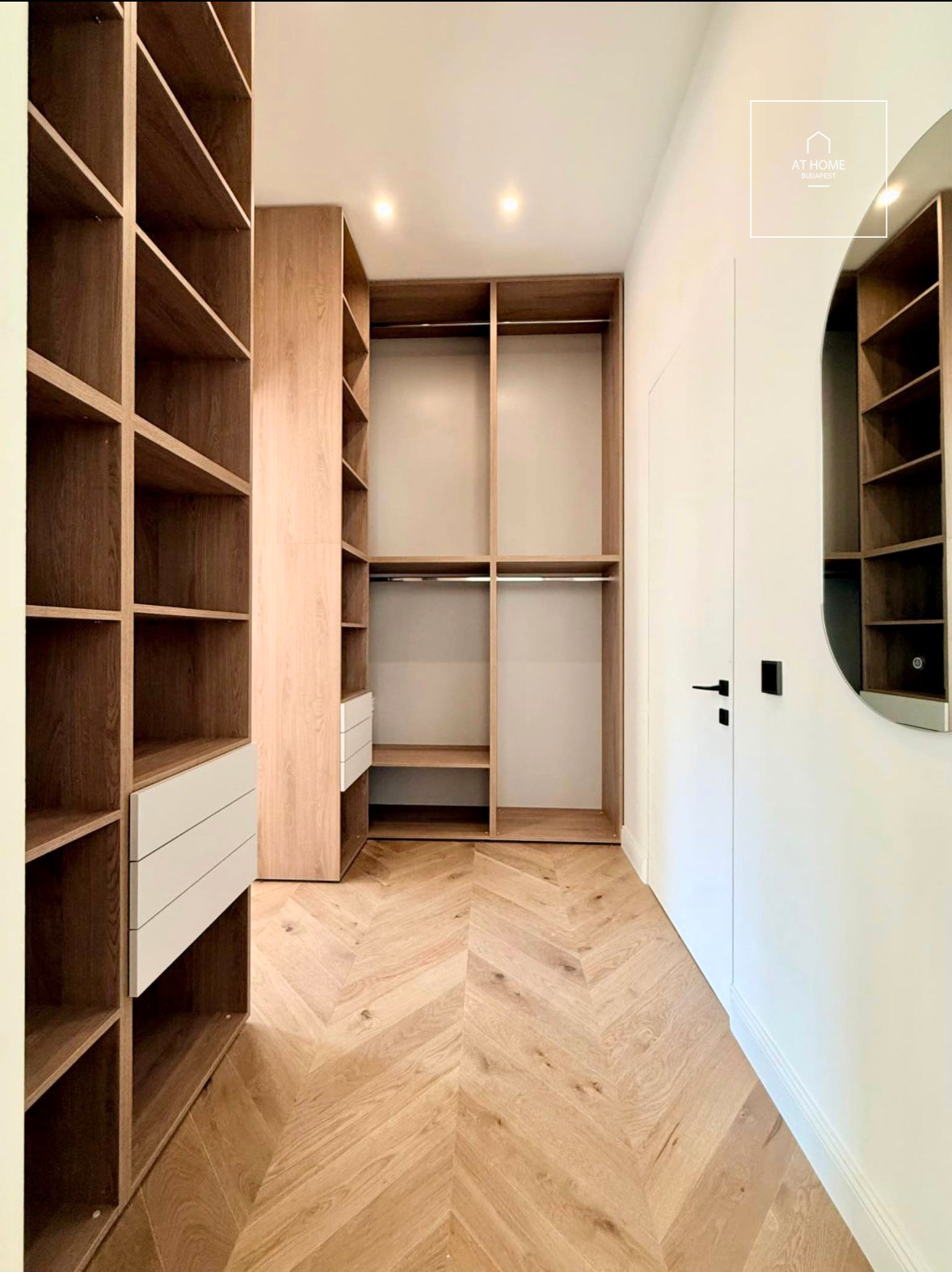 EXCLUSIVE LUXURY APARTMENT IN THE HEART OF BUDAPEST