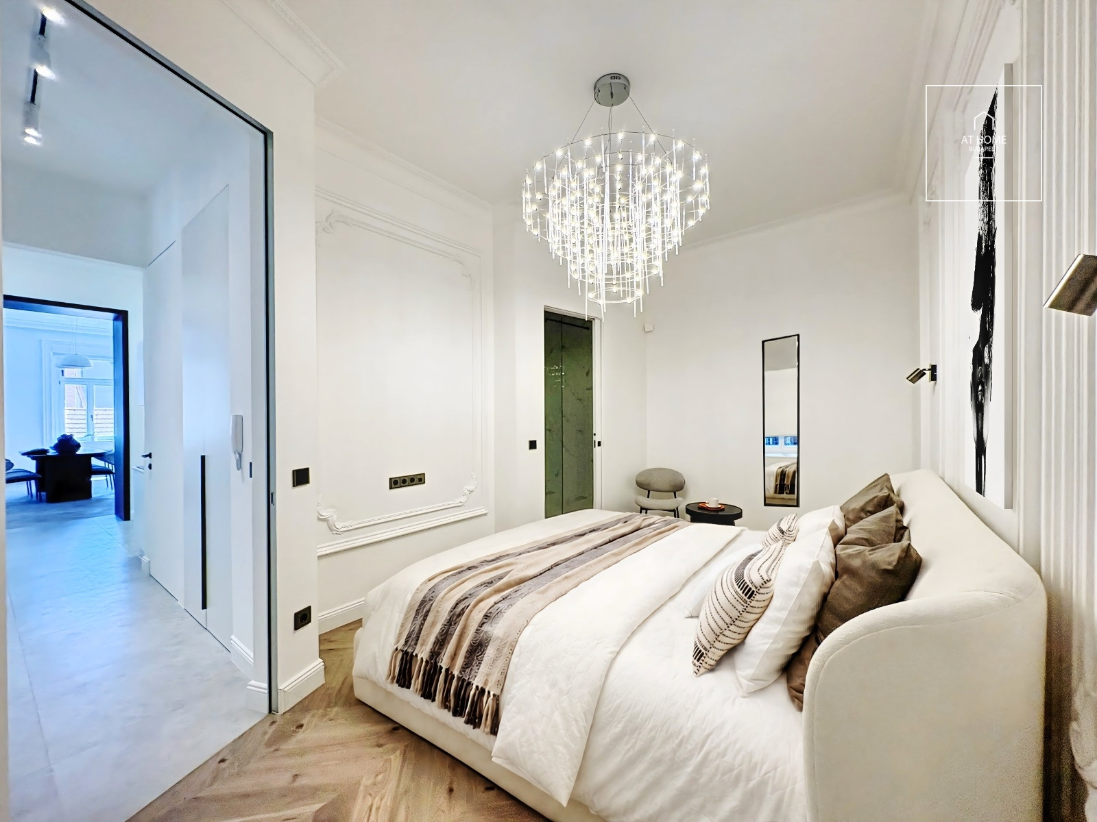 EXCLUSIVE LUXURY APARTMENT IN THE HEART OF BUDAPEST