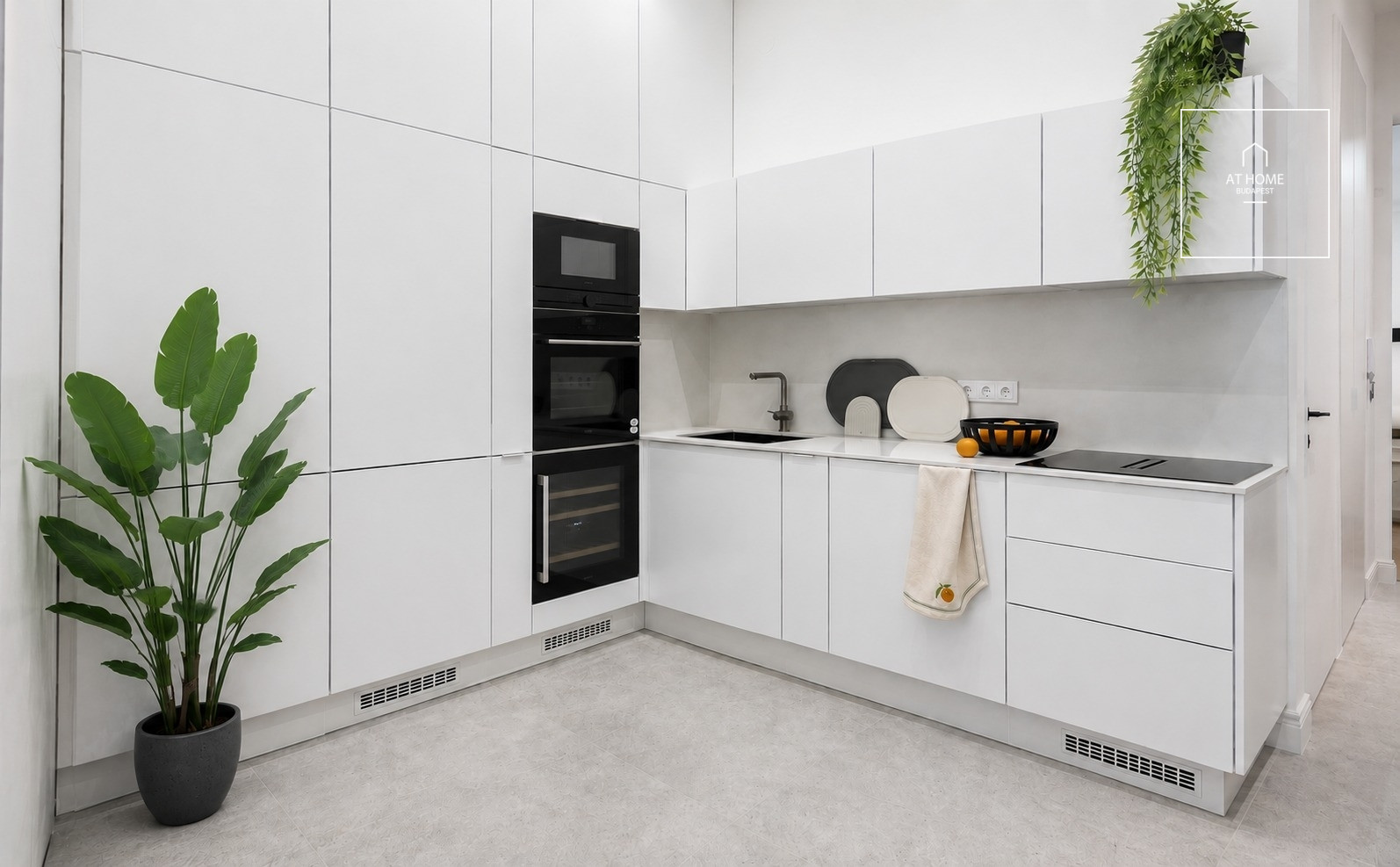 EXCLUSIVE LUXURY APARTMENT IN THE HEART OF BUDAPEST