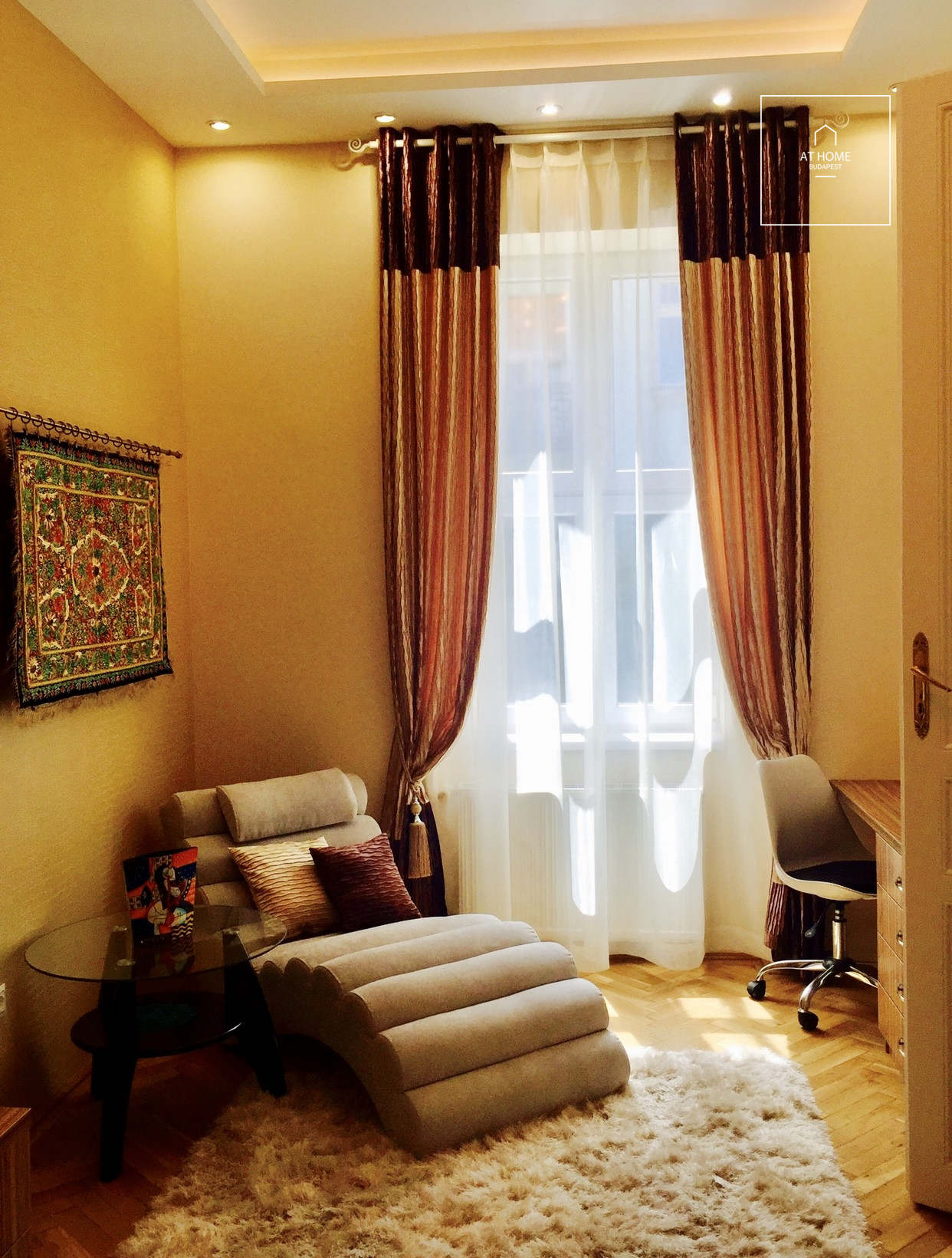 Two bedroom apartment for rent in the heart of Dowtown Budapest