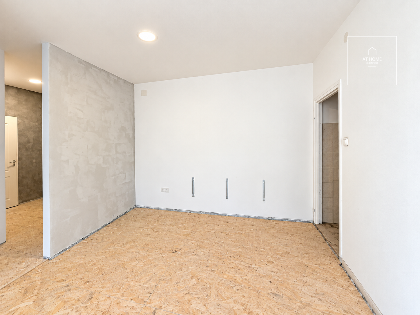 Bright Apartment for sale with Balcony for Renovation in Budapest’s Revitalising District IX