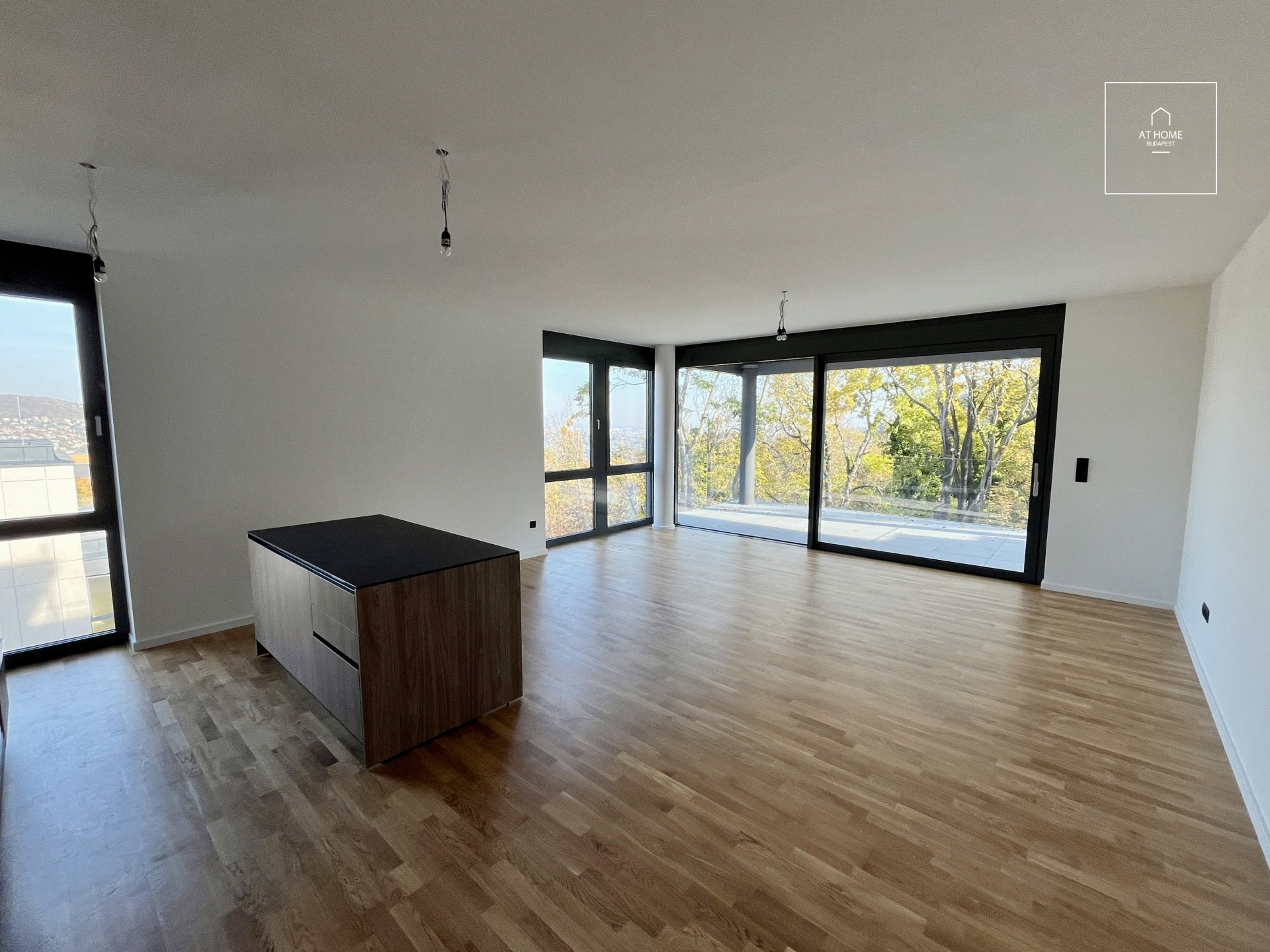 Newly built third-floor apartment with a balcony for rent  in District XII.